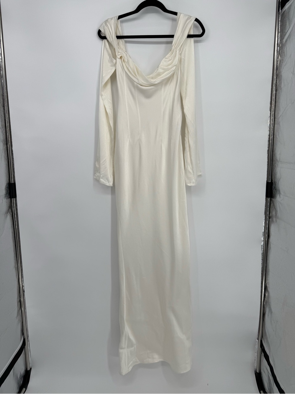 Meshki White Off-Shoulder Maxi Dress - Picture 3 of 9